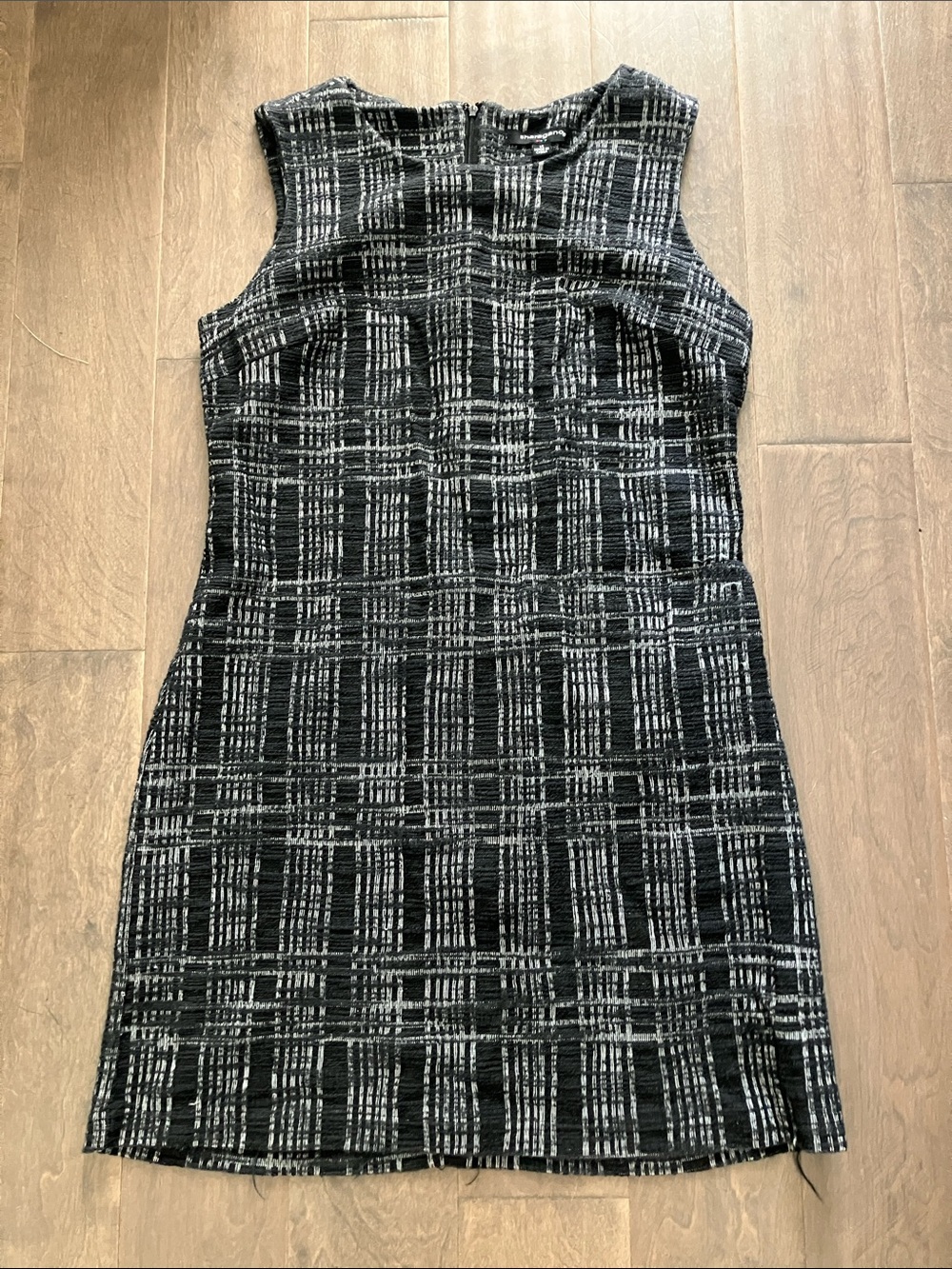 Sharagano Black & White Plaid Sleeveless Sheath Dress